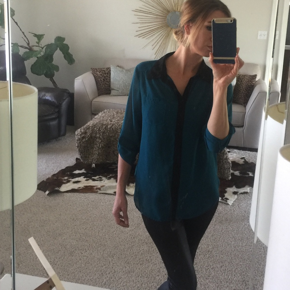 Sheer collared blouse with button back